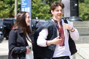 Молодой человек в вышиванке