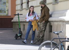 Девушка в вышиванке