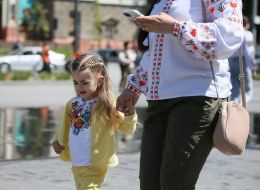 Девочка в вышиванке