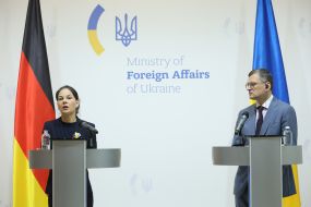 Анналена Бербок и Дмитрий Кулеба