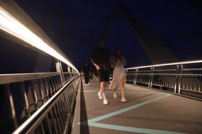 Pedestrian wave bridge in Kyiv