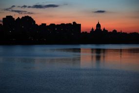 Houses without electricity in the Obolon housing estate in Kyiv