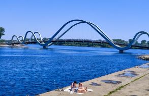 Pedestrian wave bridge in Kyiv