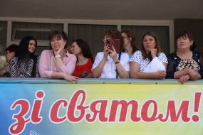 Parents and guests of the Last Bell holiday in one of the schools in Kyiv