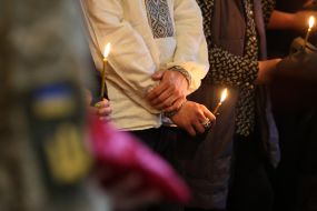 Прощание с погибшим на фронте военным фотографом Арсеном Федосенко