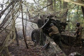 Artillerymen of the 13th brigade of the "Charter" National Guard at advanced positions in the Kharkiv region