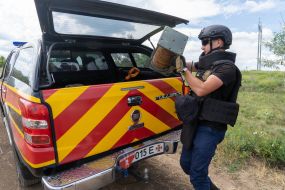 Sappers  are preparing to detonate the found ammunition