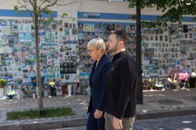 Volodymyr Zelenskyy, Natasa Pirts Musar