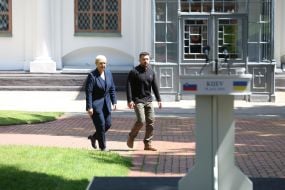 Volodymyr Zelenskyy, Natasa Pirts Musar