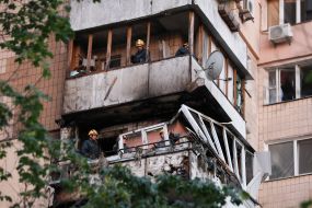 Последствия ракетного обстрела Киева