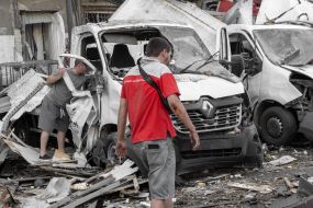 Consequences of a guided aerial bomb attack on the Novaya Poshta terminal in Kharkiv