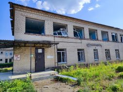 The building of the infectious disease hospital in the city of Myrnograd was destroyed as a result of the FAB-500 aerial bomb attack