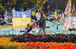 Flags commemorating the fallen defenders of Ukraine