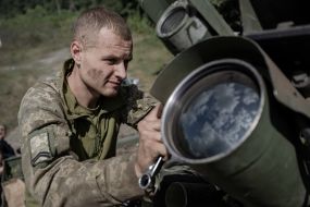 Ukrainian military personnel repair equipment near the Russian border in the Sumy region