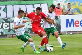 Игровой момент матча