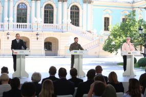 Владимир Зеленский, Анджей Дуда и Ингрида Шимоните