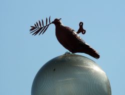 Sculpture of a dove by artist James Colomin in Kyiv
