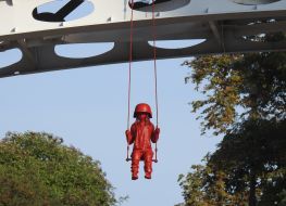 Sculpture "Girl on a swing" by artist James Colomin in Kyiv