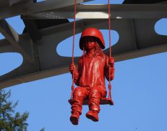 Sculpture "Girl on a swing" by artist James Colomin in Kyiv