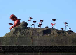 Sculpture "Girl with Sunflowers" by artist James Colomin in Kyiv