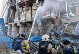 Rescuers eliminate the consequences of shelling in Kharkiv