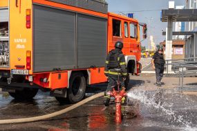 Rescuers eliminate the consequences of shelling in Kharkiv