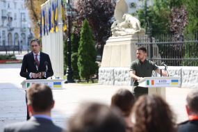 Meeting of Volodymyr Zelenskyi and Simon Harris with media representatives