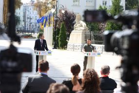 Meeting of Volodymyr Zelenskyi and Simon Harris with media representatives