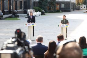 Meeting of Volodymyr Zelenskyi and Simon Harris with media representatives