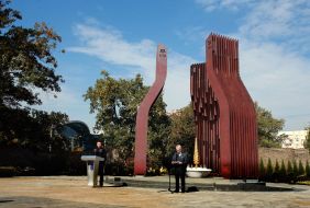 Volodymyr Zelenskyy, Mustafa Dzhemilyev