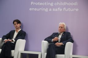 Майкл Дуглас  с сыном Диланом