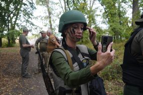 Training on tactical training of female volunteers in Kharkiv region