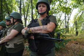 Training on tactical training of female volunteers in Kharkiv region