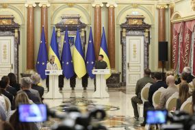 Ursula von der Leyen and Volodymyr Zelenskyi