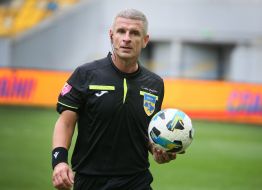 Referee Ihor Paschal