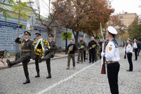 Volodymyr Zelenskyy laid flowers at the Wall of Memory of Fallen Defenders of Ukraine