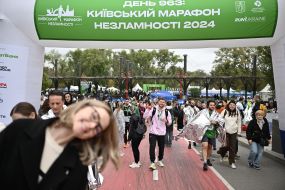 Благотворительный забег "День 963: Киевский марафон Несокрушимости" на Трухановом острове в Киеве