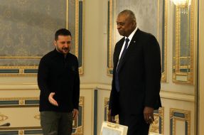 Meeting between Volodymyr Zelenskyi and Lloyd Austin