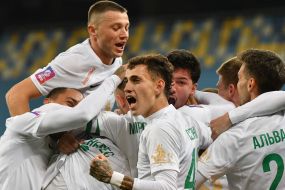FC "Karpaty" players