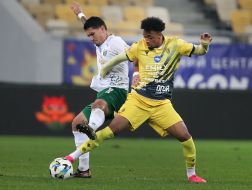 Game moment of the 1/8 final match of the Vbet Cup of Ukraine 2024/25 season between "Rukh" (Lviv) and FC "Karpaty" (Lviv)