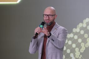 Arseniy Yatsenyuk