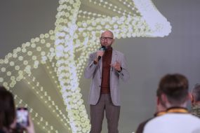 Arseniy Yatsenyuk