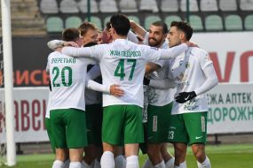 Players of FC Karpaty (Lviv) before the match