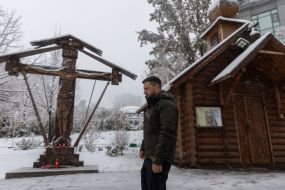 Владимир Зеленский почтил память украинцев, погибших во время Революции Достоинства