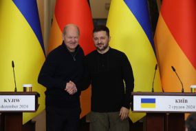 Volodymyr Zelenskyy and Olaf Scholz