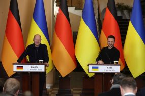 Volodymyr Zelenskyy and Olaf Scholz