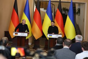 Volodymyr Zelenskyy and Olaf Scholz