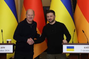 Volodymyr Zelenskyy and Olaf Scholz