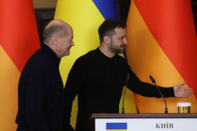 Volodymyr Zelenskyy and Olaf Scholz