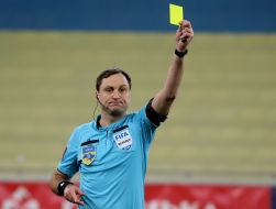 Referee Mykola Balakin